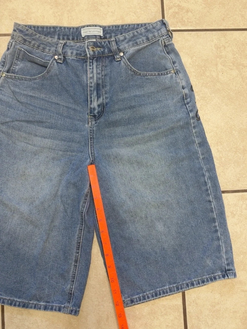 Austin Landing Y2K Angel Wing Rhinestone Bermuda Jorts Size 7